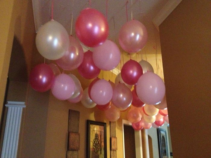 How to decorate room with balloons