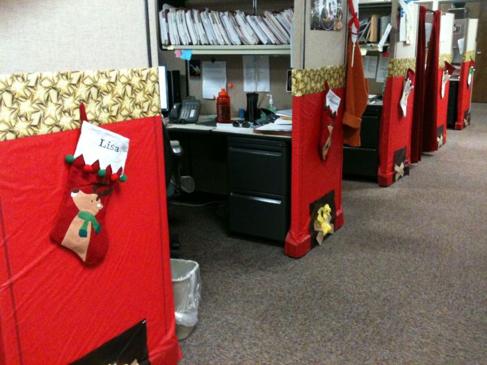 How to decorate an office for christmas pictures