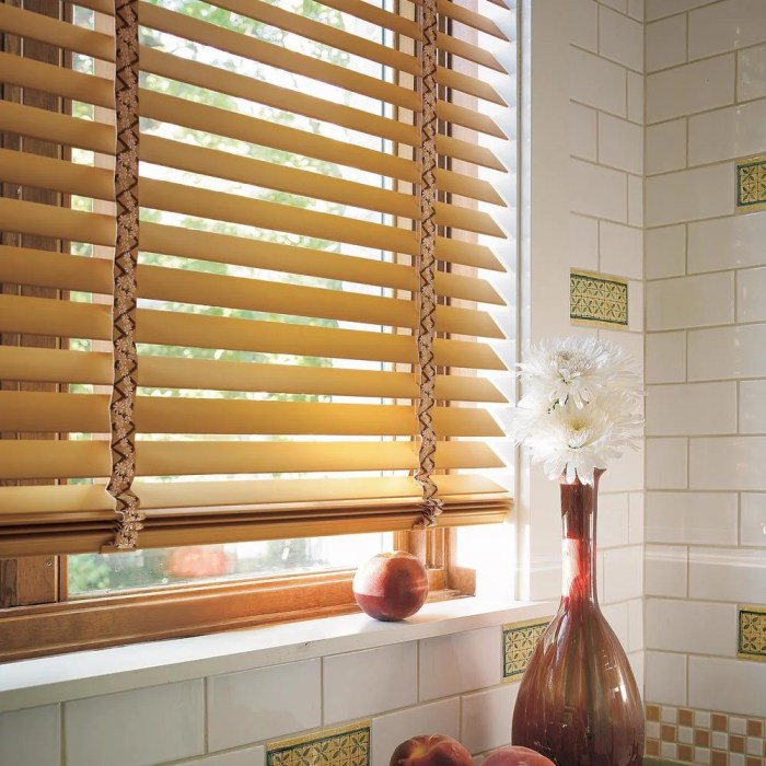 How to decorate windows with blinds